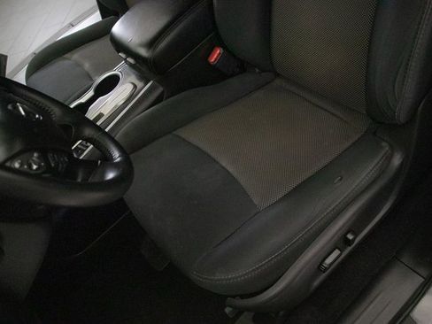 Used 2019 Nissan Pathfinder SV image 27