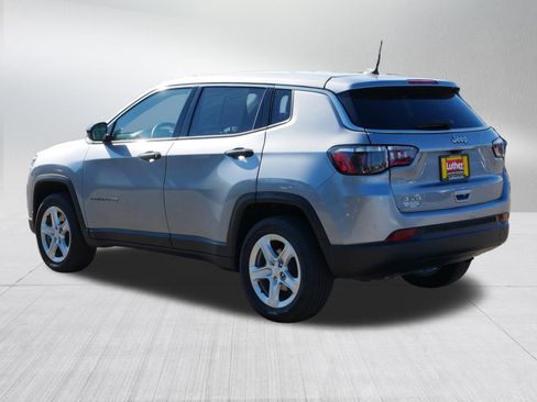Used 2023 Jeep Compass Sport image 5