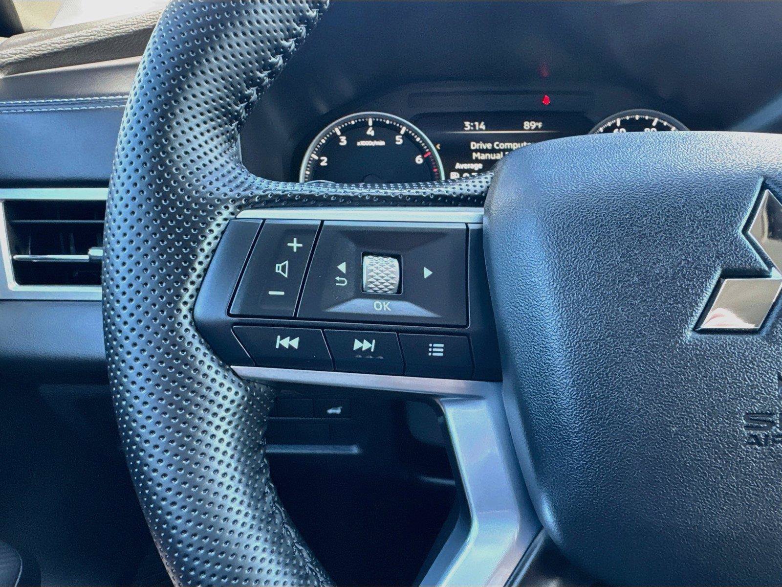 New 2026 Mitsubishi Outlander SE FWD image 12