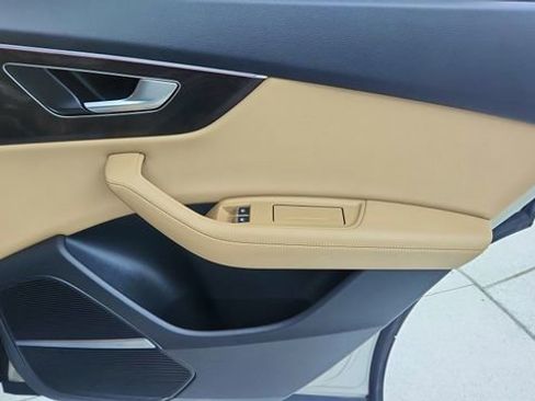 Used 2023 Audi Q8 Premium Plus w/ Premium Plus Package image 27