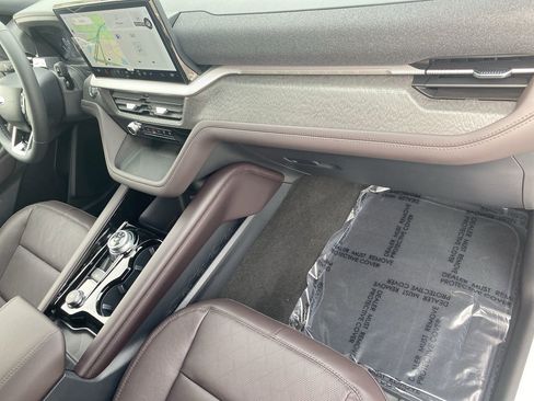 New 2026 Ford Explorer Platinum image 11