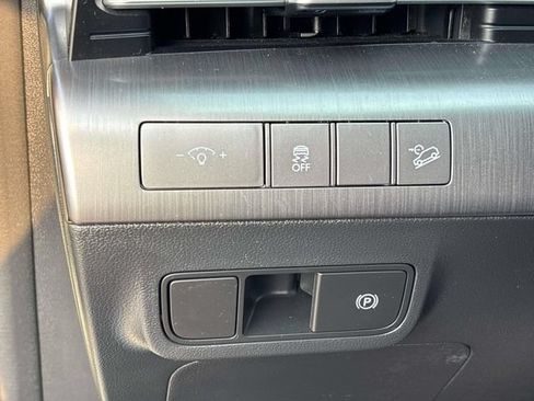 Used 2024 Hyundai Kona SEL AWD/4WD image 27