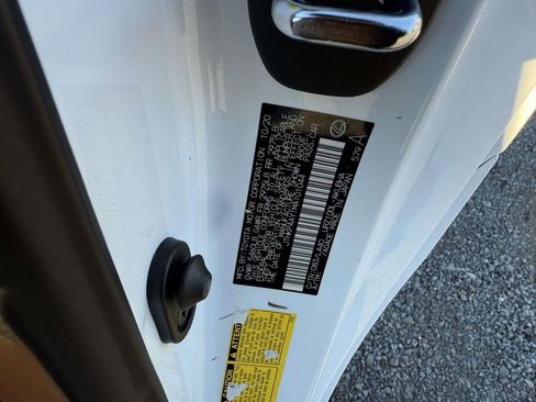 Used 2021 Lexus LC 500 Convertible image 33