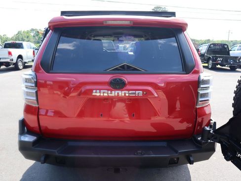 Used 2016 Toyota 4Runner SR5 AWD/4WD image 9