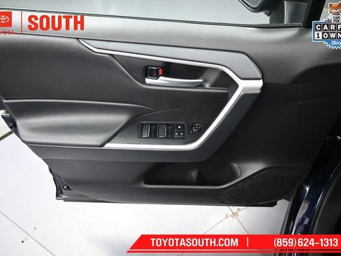 Used 2025 Toyota RAV4 XLE AWD/4WD image 22
