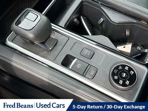 Used 2023 Nissan Pathfinder SL AWD/4WD image 18