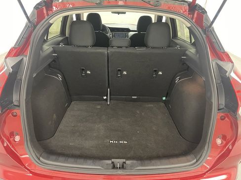Used 2023 Nissan Kicks SV image 5