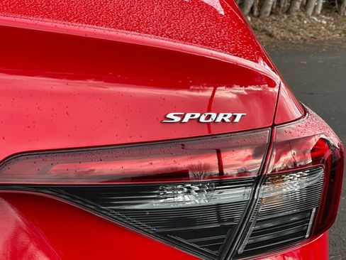 Used 2025 Honda Civic Sport image 31