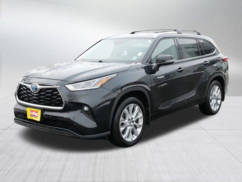 Used 2021 Toyota Highlander Limited image 3