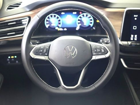 New 2026 Volkswagen Atlas SE image 13