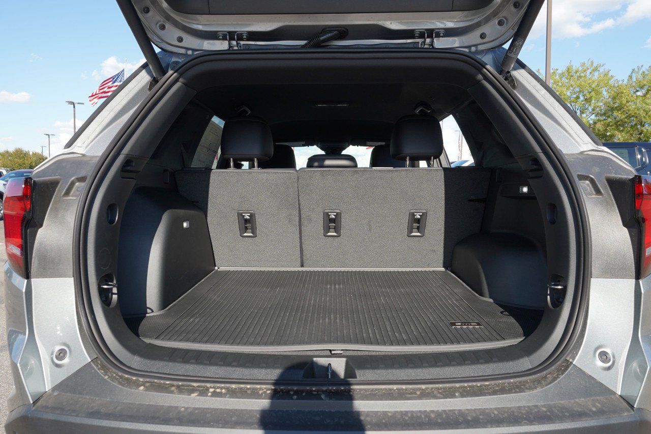 New 2027 GMC Terrain Elevation w/ Elevation Premium Package FWD image 23