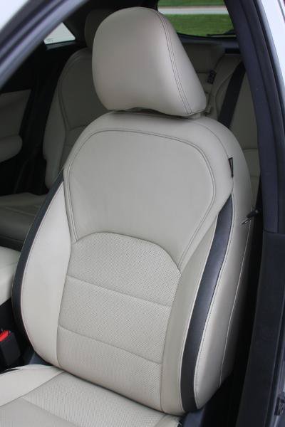 Used 2019 INFINITI QX50 Essential w/ Premium Heat Package AWD/4WD image 35