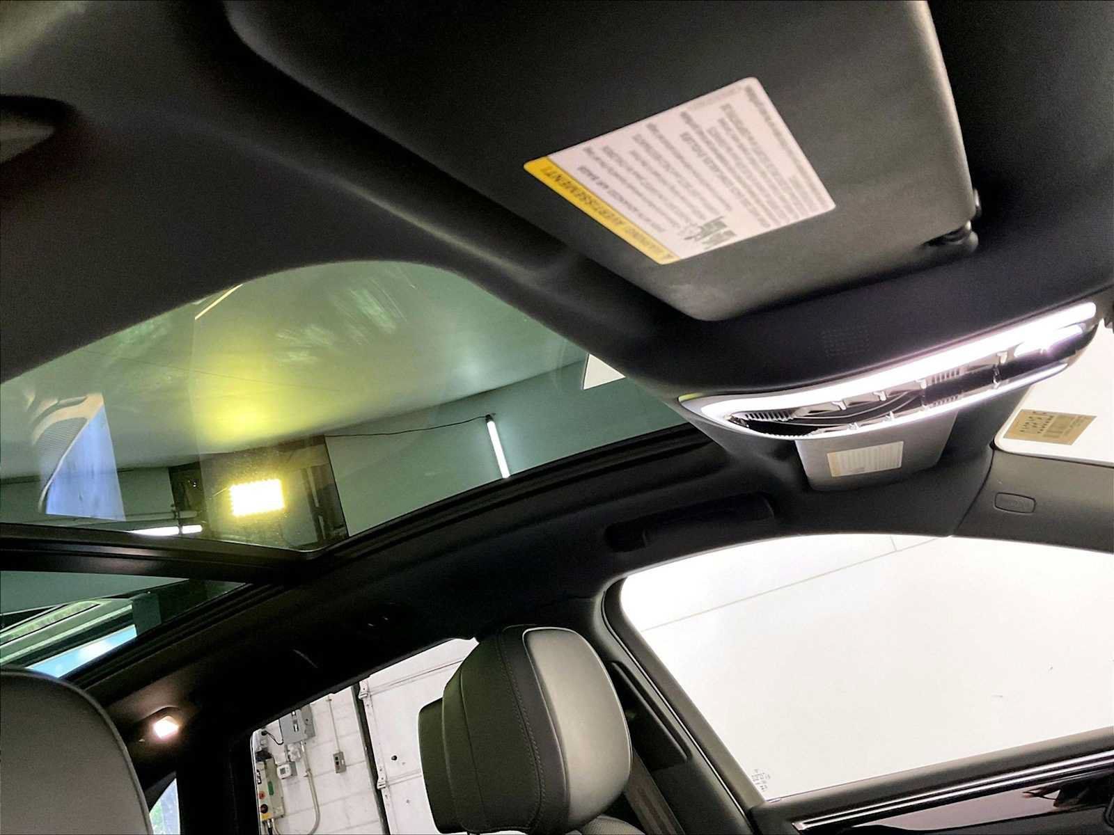 Certified 2023 Porsche Macan AWD/4WD image 20