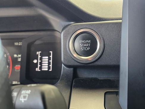 Used 2025 Toyota 4Runner SR5 image 31