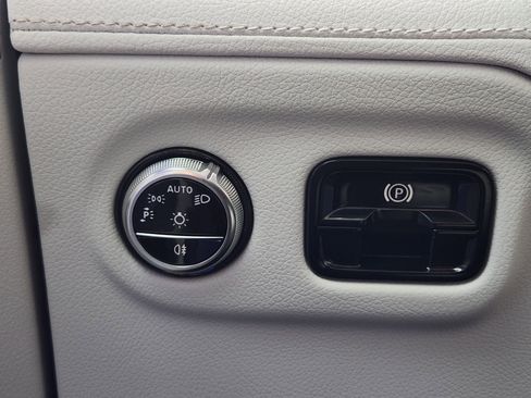 Used 2023 Mercedes-Benz EQE 350+ SUV image 21