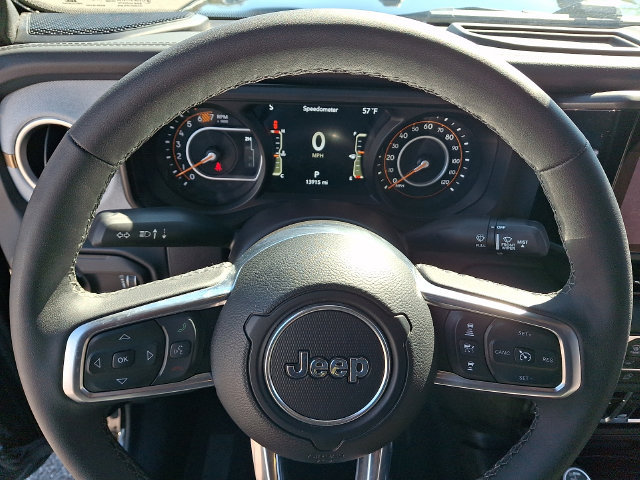 Used 2026 Jeep Wrangler Unlimited Sahara AWD/4WD image 4
