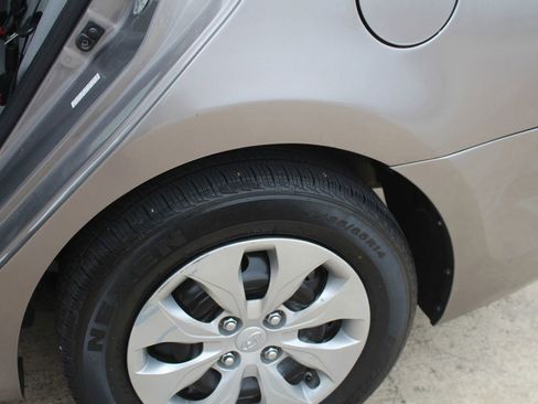 Used 2017 Hyundai Accent SE FWD image 19