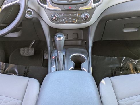 Used 2018 Chevrolet Equinox LT image 21