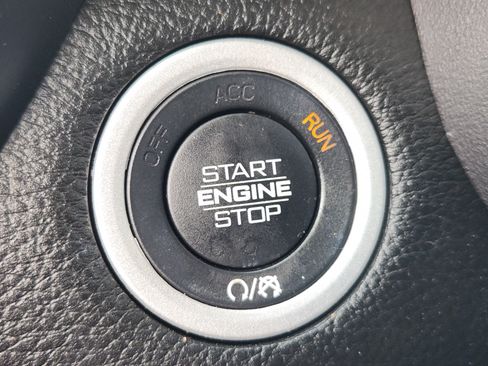 Used 2023 RAM 1500 Laramie AWD/4WD image 24
