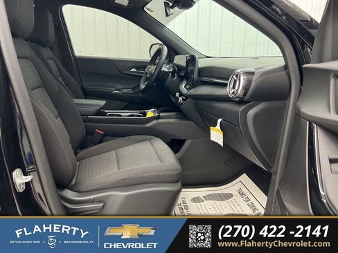 Used 2025 Chevrolet Equinox LT FWD image 15