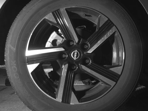 Used 2025 Nissan Sentra SV FWD image 15