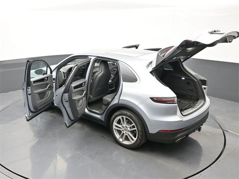 Used 2020 Porsche Cayenne S image 29