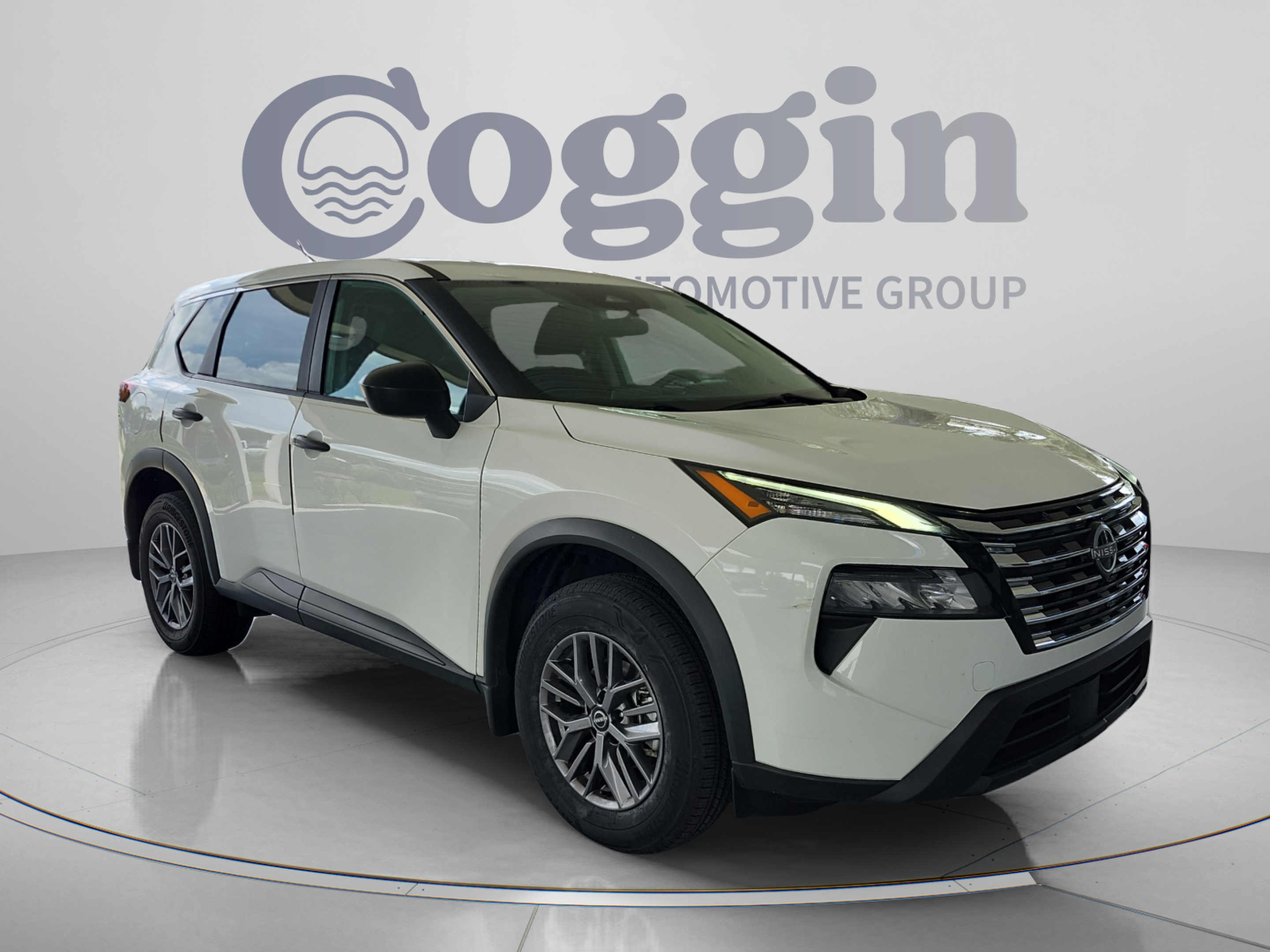 Used 2024 Nissan Rogue S FWD image 7