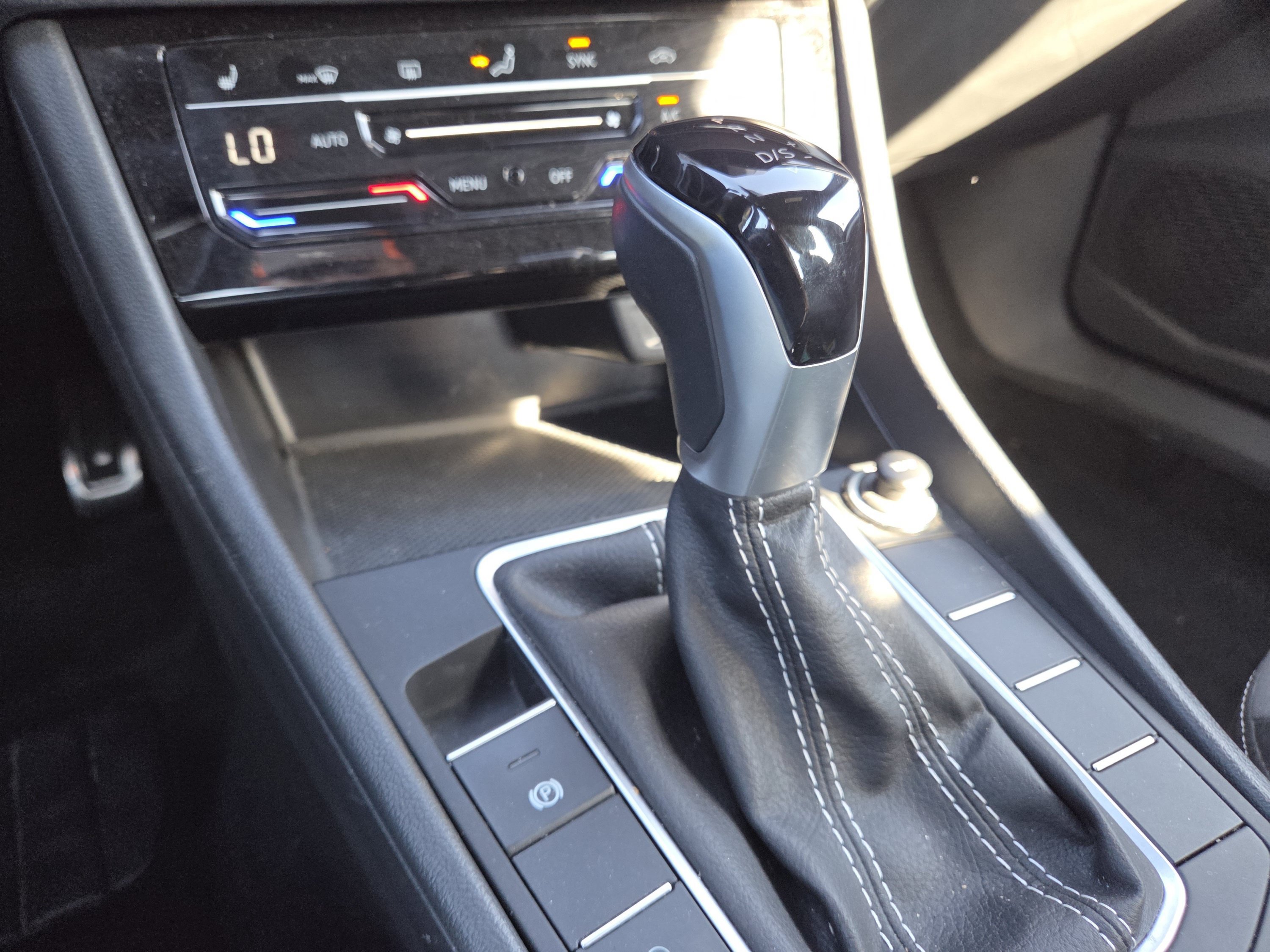 Used 2025 Volkswagen Jetta Sport FWD image 29