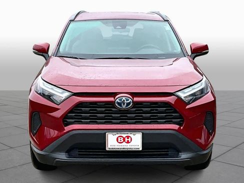 Used 2022 Toyota RAV4 XLE image 3