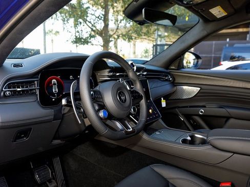 New 2025 Maserati Grecale GT image 20