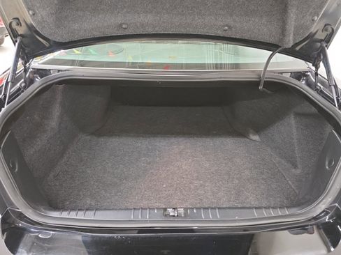 Used 2012 Chevrolet Impala LTZ FWD image 32