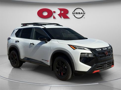 Used 2025 Nissan Rogue SV w/ Rock Creek Premium Package image 3