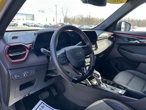 Used 2025 Chevrolet TrailBlazer RS w/ Driver Confidence Package image 29