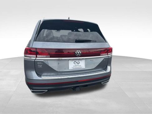Used 2024 Volkswagen Atlas SEL AWD/4WD image 4