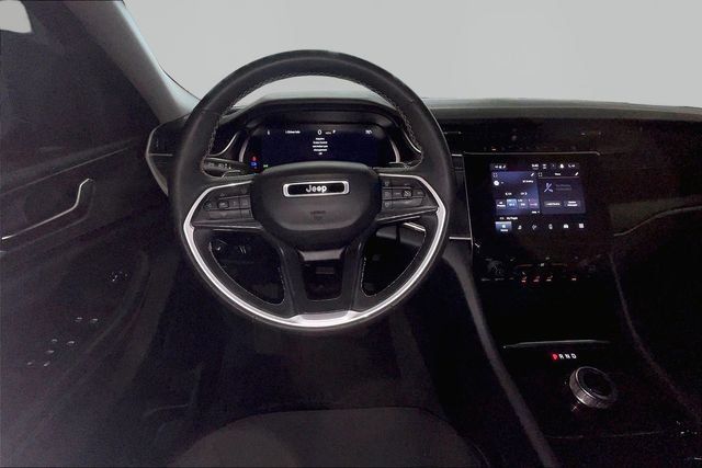 Used 2023 Jeep Grand Cherokee L Laredo w/ Luxury Tech Group I AWD/4WD image 8