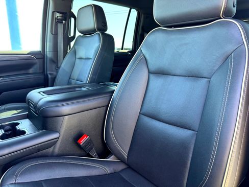 Used 2024 GMC Yukon XL SLT image 13