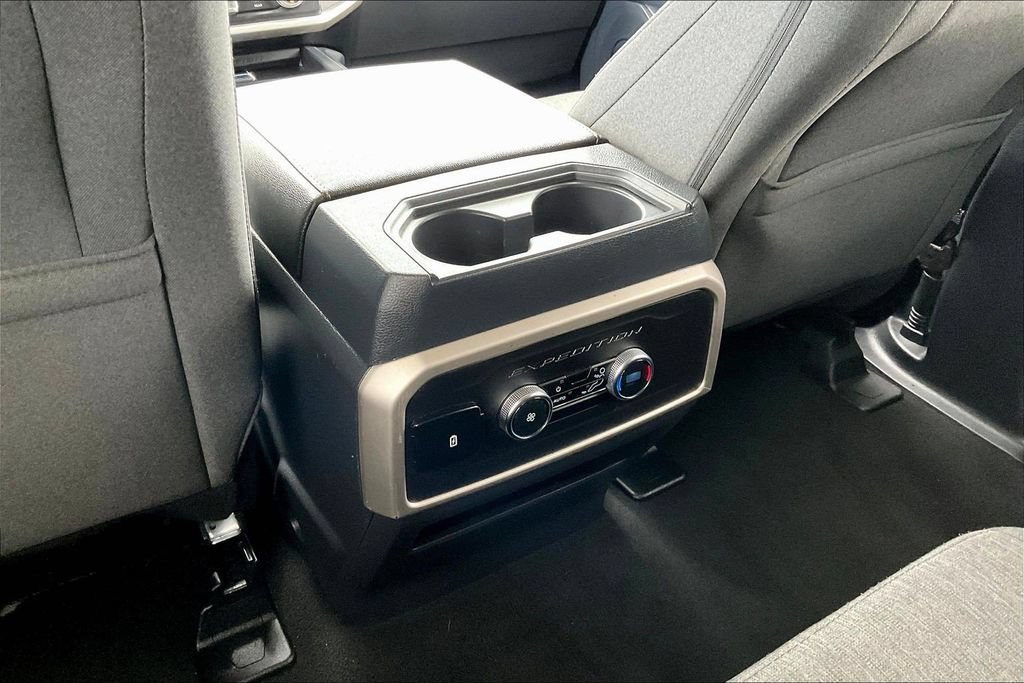 Used 2024 Ford Expedition XLT RWD image 13