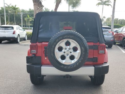 Used 2014 Jeep Wrangler Sahara w/ Connectivity Group AWD/4WD image 7