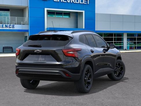 New 2026 Chevrolet Trax LT w/ Driver Confidence Package FWD image 25