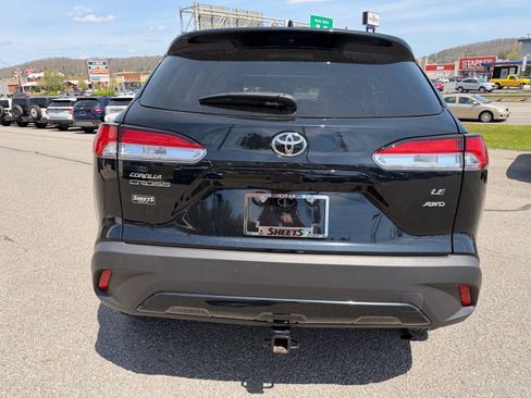 Used 2024 Toyota Corolla Cross LE w/ Moonroof Package image 5