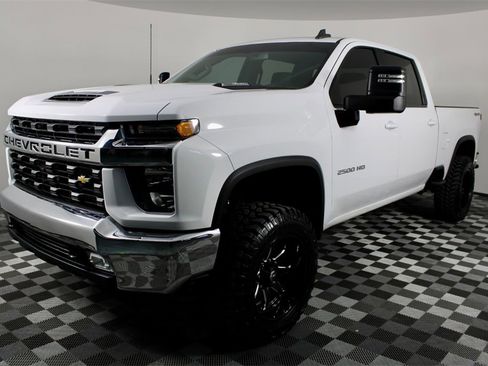 Used 2021 Chevrolet Silverado 2500 LT w/ Fleet Comfort Package image 4