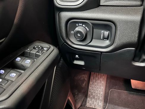 Used 2025 RAM 1500 Tradesman AWD/4WD image 19