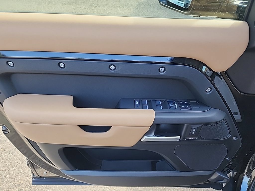 New 2026 Land Rover Defender 110 S AWD/4WD image 10