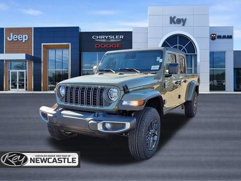 New 2026 Jeep Gladiator Sport AWD/4WD image 1