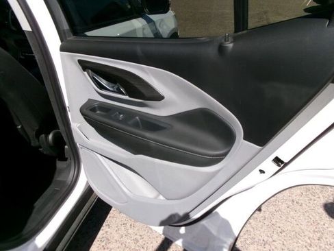 Used 2023 GMC Terrain SLE w/ Driver Convenience Package image 21