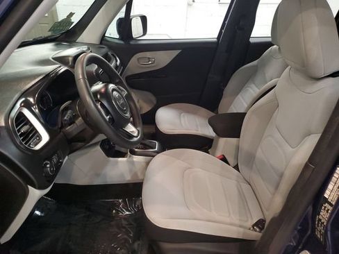 Used 2019 Jeep Renegade Latitude w/ Popular Equipment Group AWD/4WD image 11