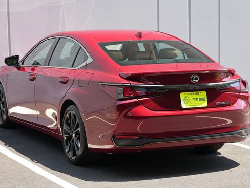 Used 2025 Lexus ES 300h F Sport FWD image 54