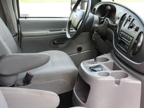 Used 2008 Ford E-150 and Econoline 150 RWD image 33