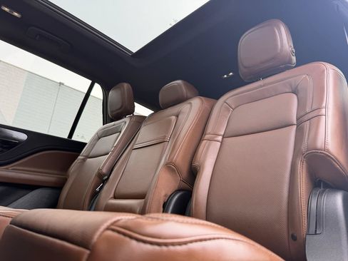 Used 2020 Lincoln Aviator Reserve w/ Equipment Group 201A AWD/4WD image 11