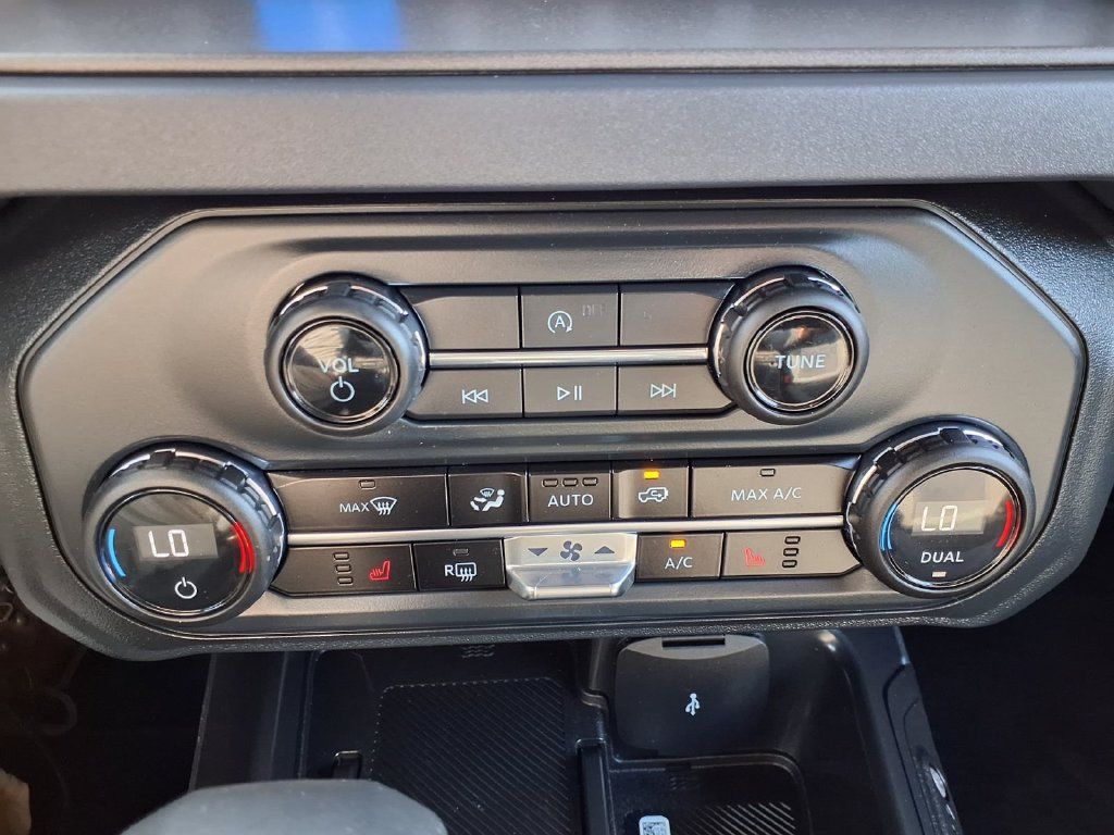 Used 2025 Ford Bronco Big Bend AWD/4WD image 12